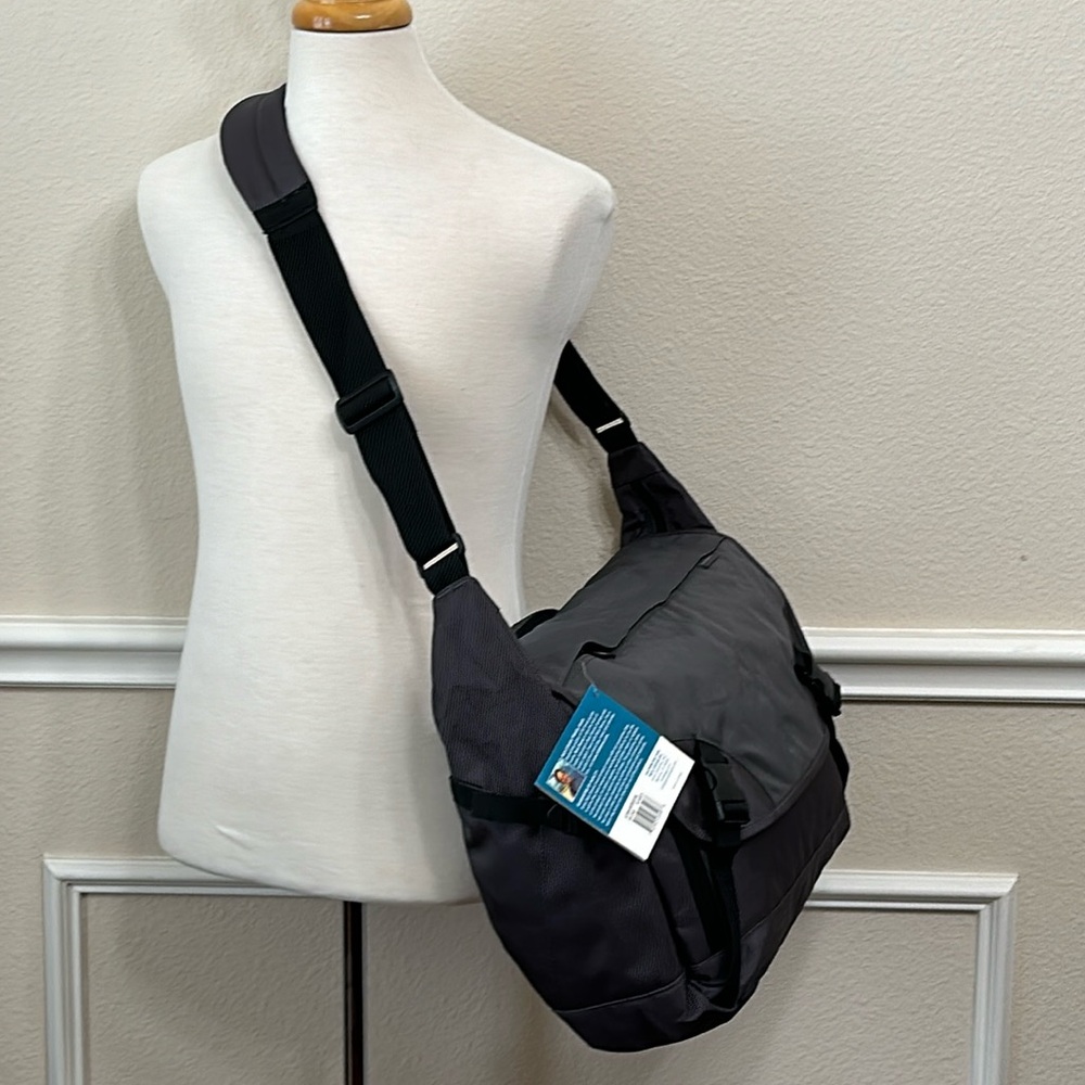 Rick Steves LAPTOP MESSENGER BAG - grey/blk